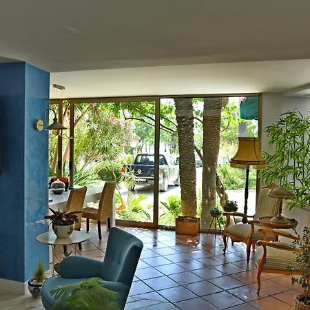 Hotel Flora 3*