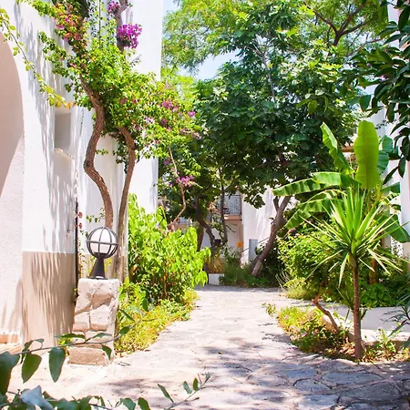 Hotel Flora 3*