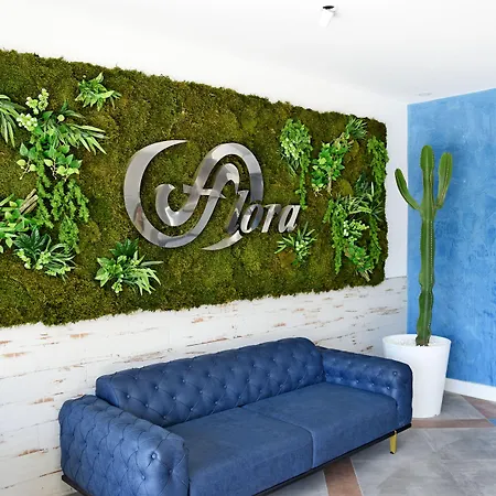Отель Flora 3*