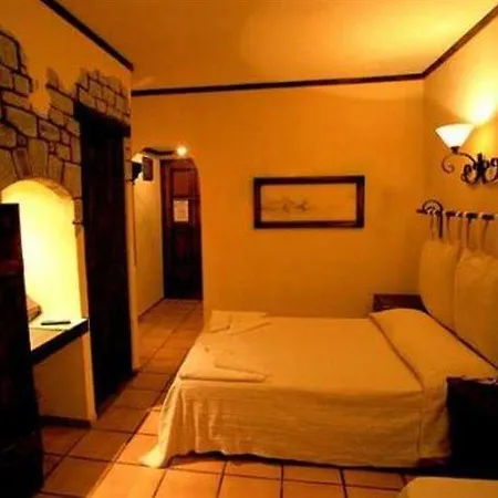 Hotel Flora 3*