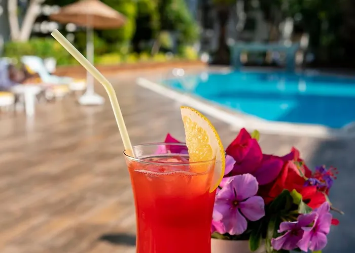 Hotel Flora 3*