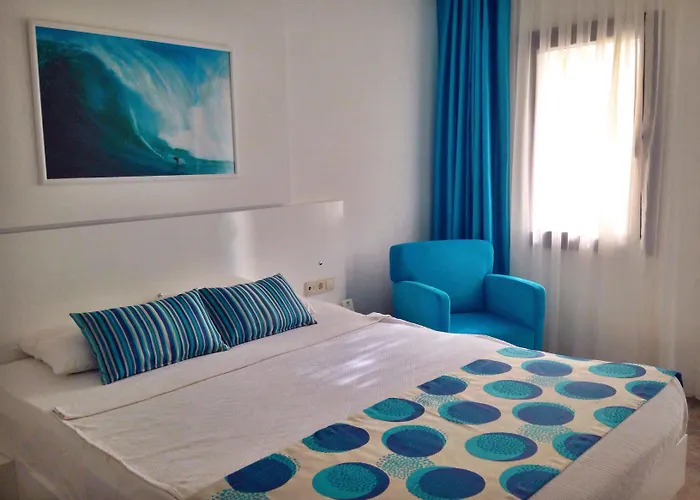 Hotel Flora 3*