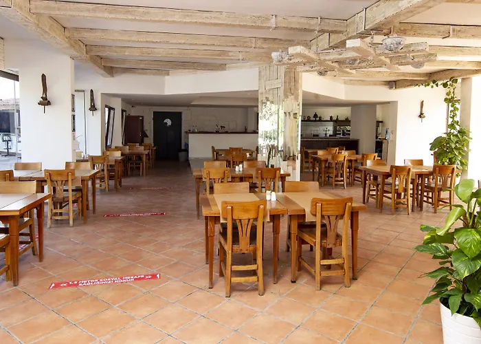Flora Hotel