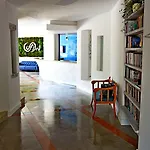 Flora Ξενοδοχείο
