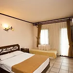 Ξενοδοχείο Flora 3*