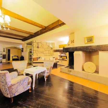 Flora Hotel 3*