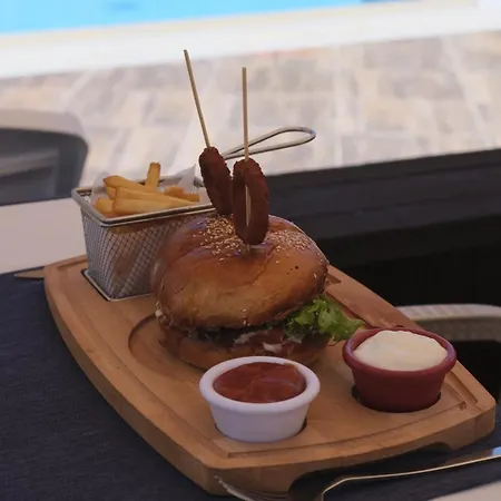 Flora ホテル グムベット