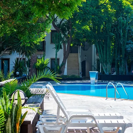 Flora Otel 3*
