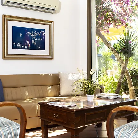 Flora ホテル グムベット