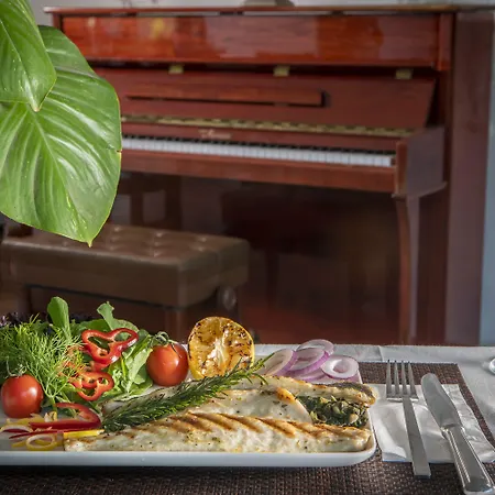 Flora ホテル グムベット