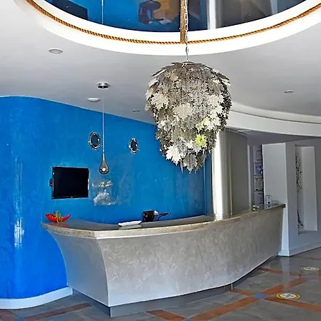 Flora Hotel