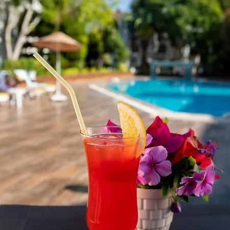 Hotel Flora 3*