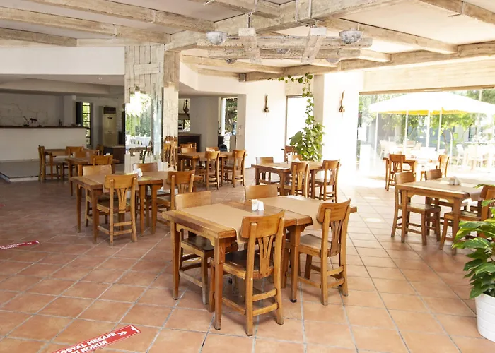 Flora Hotel 3*